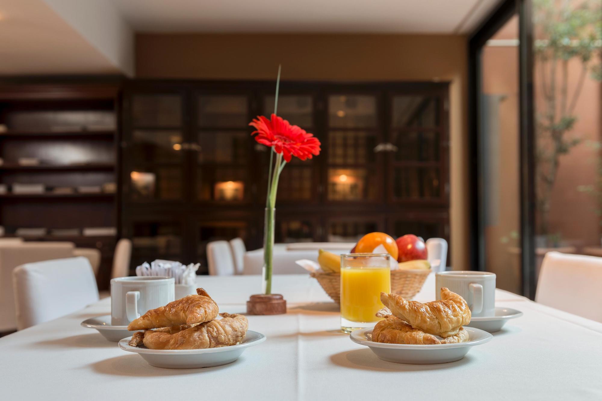 Loi Suites Arenales Buenos Aires Eksteriør billede